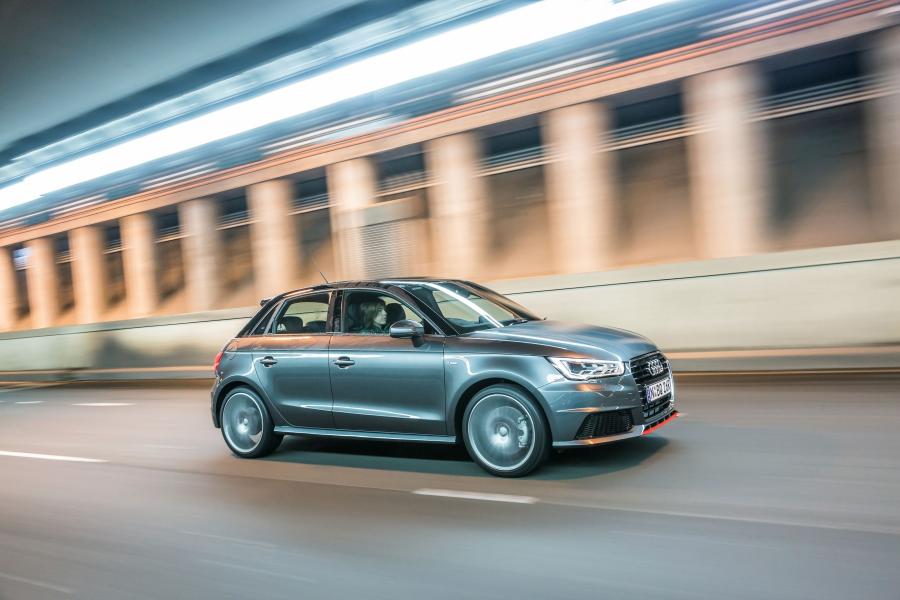 Audi A1 Sportback TFSI S-Line 2015 года  (AU) (фото 11 из 26)
